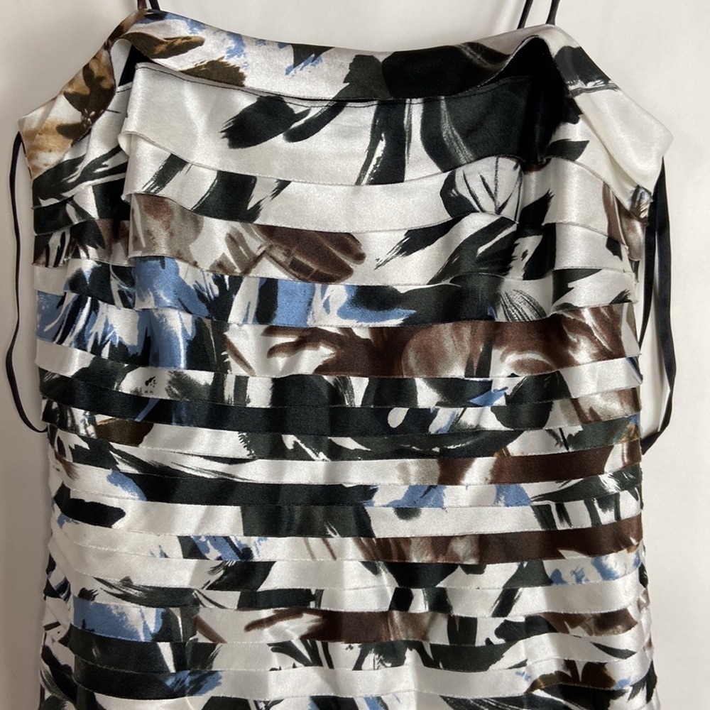 Js Collections Tiered Bandage Abstract Print Crep… - image 4